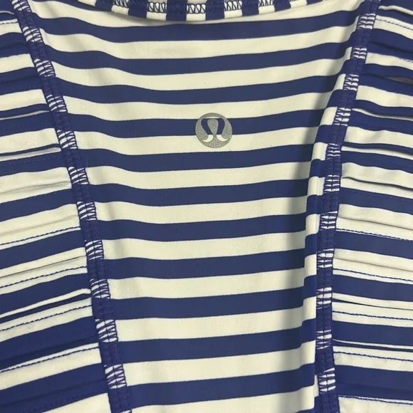 Lululemon stripped Tank Blue White - Picture 6 of 7